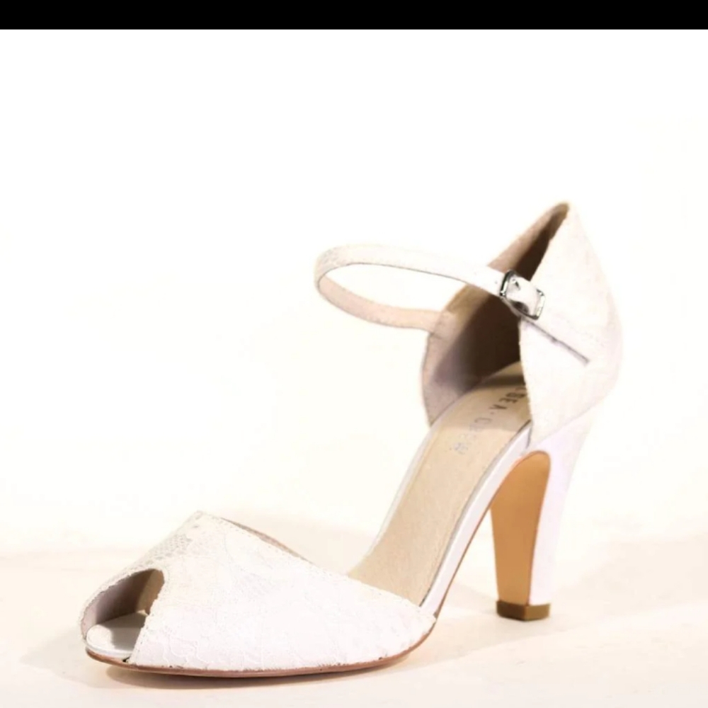Chelsea Crew Lulu white lace and satin peep toe heels